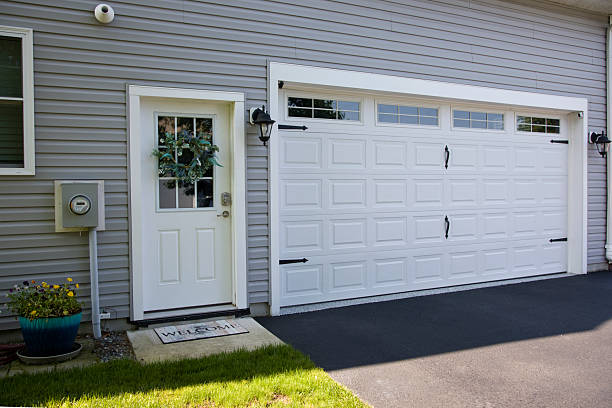 24/7 Emergency Garage Door Panel Replacement experts in Webster County County, MS